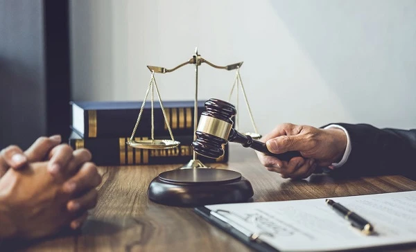 Для службових осіб посилять відповідальність за ігнорування повітряної тривоги Для службових осіб посилять відповідальність за ігнорування повітряної тривоги