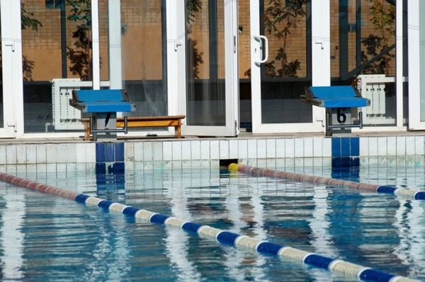 БЕБ упередило ризикову закупівлю робіт з капітального ремонту басейну в школі на 56 млн грн